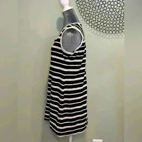 Max Studio- Sleeveless black dress with cream stripe knitted lines. Size Large - Picture 3 of 4